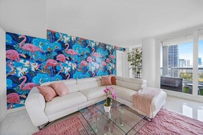 TV, offices - Ideal Long Term | Remote Work Friendly | StayCozy (Miami)