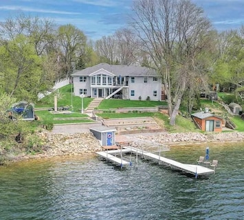 Image of Lakefront Oasis; 6bdrm, Game Room, Sun Room- lake days and family memories! 