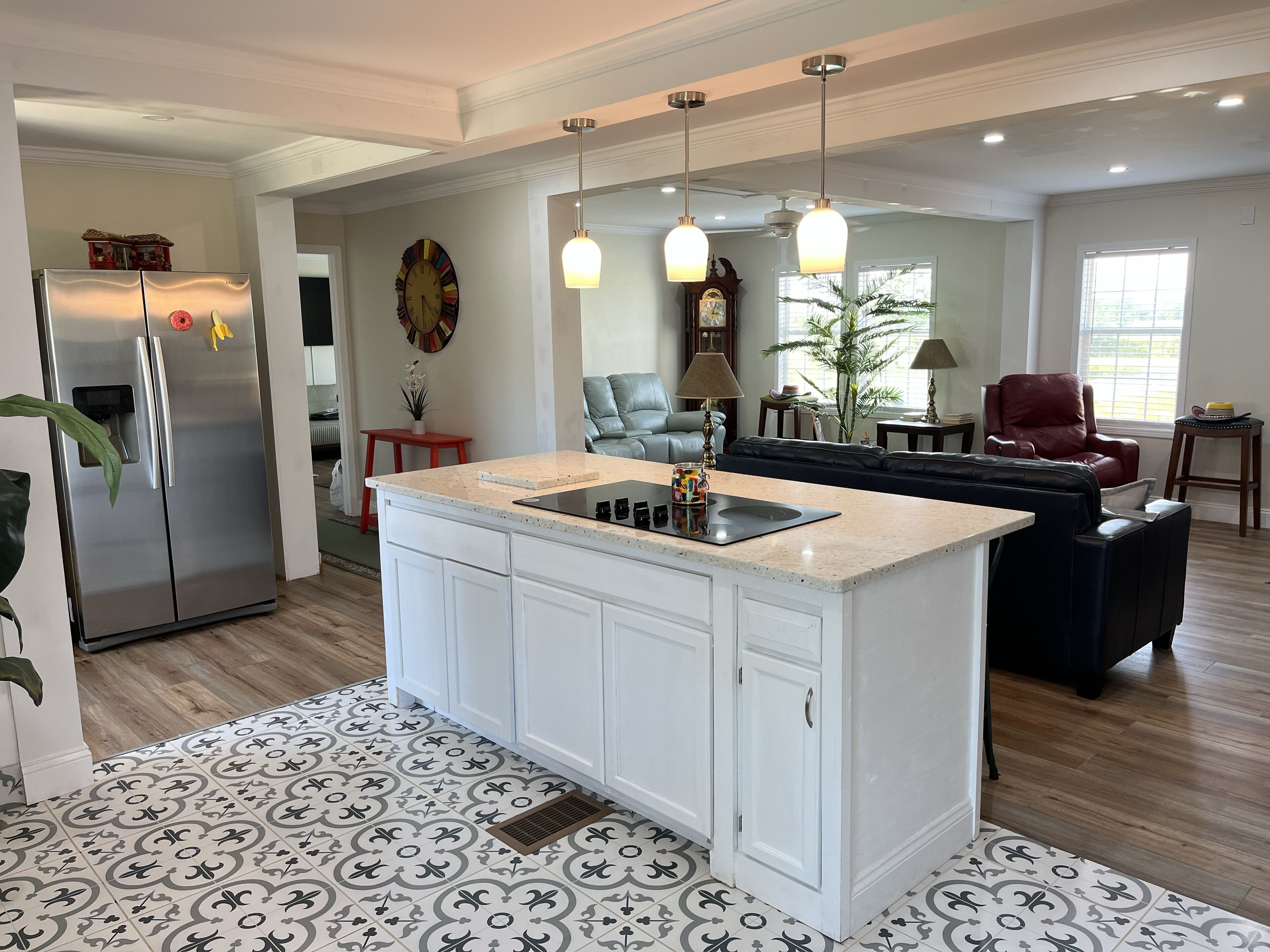 المنشأة من الداخل