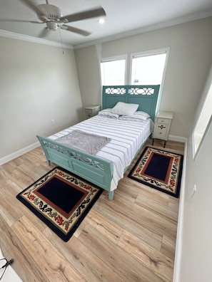 3 quartos, ferros/tábuas de passar roupa, Wi-Fi, roupa de cama