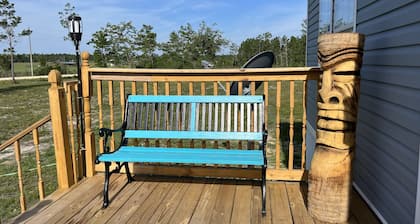 Come Stay At the Blue House! Entire Home In The Country With Lots Of Space