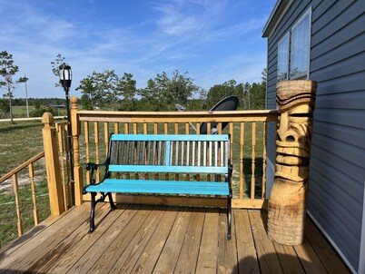 Come Stay At the Blue House! Entire Home In The Country With Lots Of Space