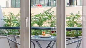 Dining - Catybel by Madeira Sun Travel (Funchal)
