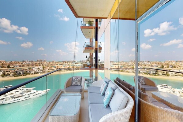 Property grounds - 2 BD Tiara Palm Views Beach & Pool, Amazing views (Palm Jumeirah)