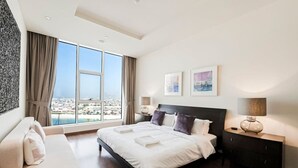 2 slaapkamers, een bureau, een strijkplank/strijkijzer, gratis wifi