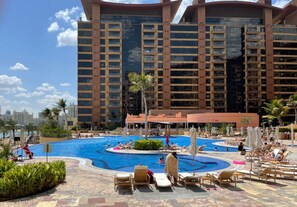 Pool - 2 BD Tiara Palm Views, Beach & Pool, Amazing views (Palm Jumeirah)