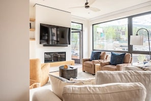 TV, fireplace, stereo
