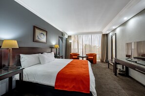Suite | Individually decorated, individually furnished, desk, free WiFi - African Sky Hotels - Ermelo Inn (Ermelo)