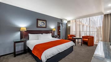 1 chambre, décoration personnalisée, ameublement personnalisé, bureau