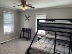 2 bedrooms, iron/ironing board, WiFi, bed sheets