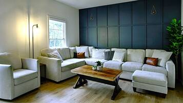 Smart TV, table tennis, books