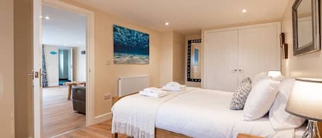 1 chambre, fer et planche à repasser, accès Internet, draps fournis