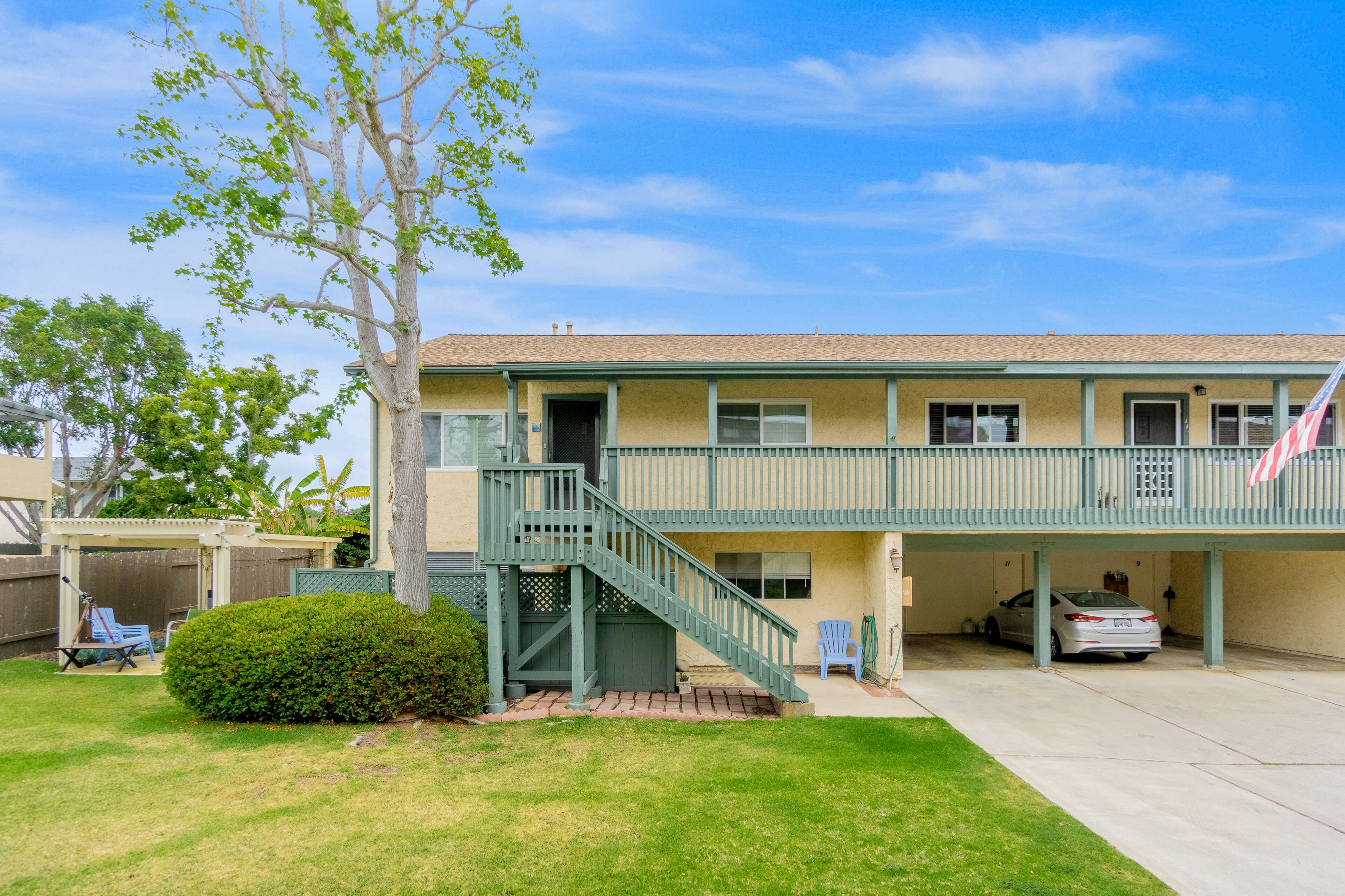 Dog-friendly townhome close to the beach with updated interior and gas grill
