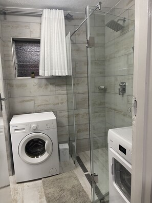 Dusche, Handtücher, Seife