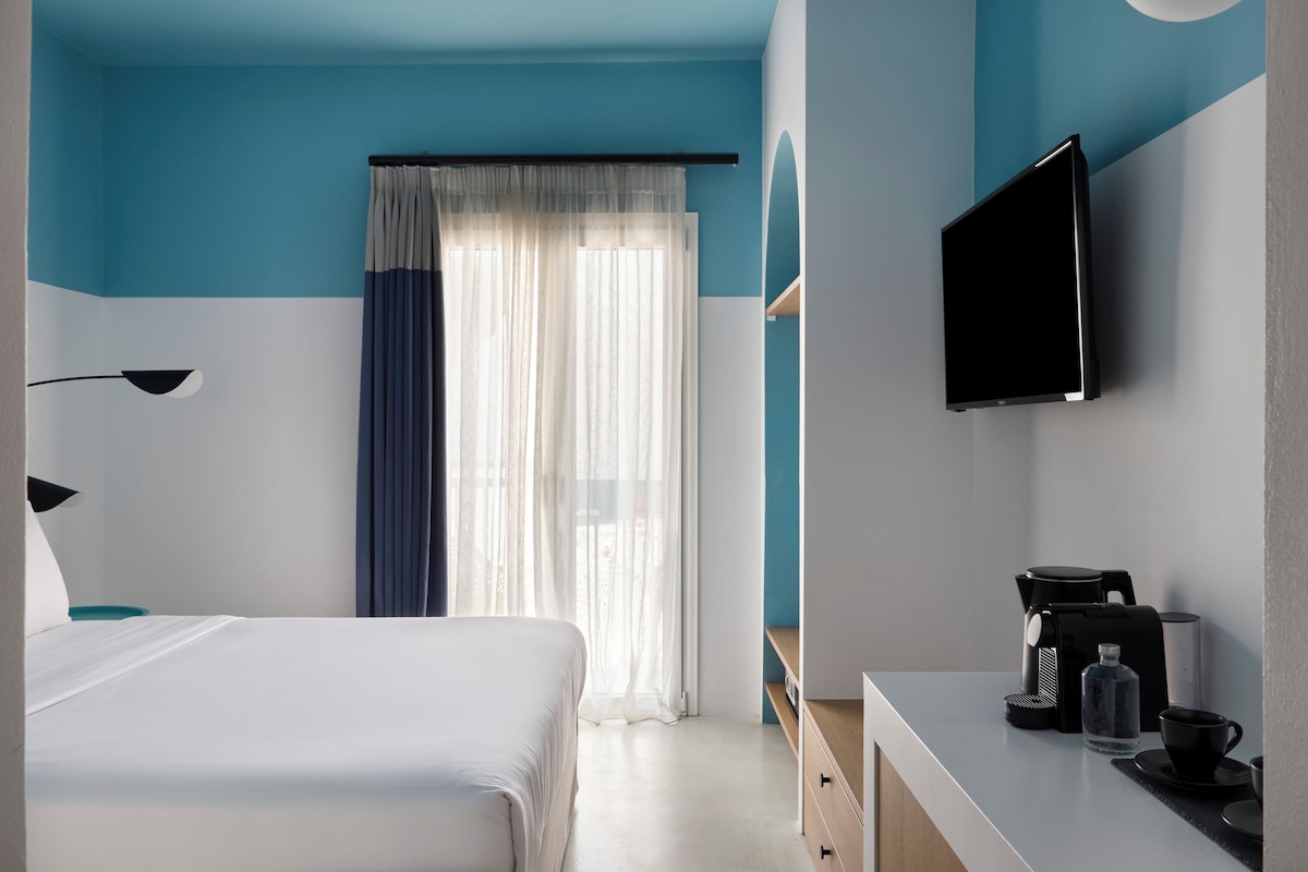 Comfort Double Room | Premium bedding, minibar, blackout drapes