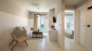 小型套房, 海景 | 高档床上用品、迷你吧、遮光窗帘、熨斗/熨板