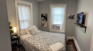 5 habitaciones, tabla de planchar con plancha, cuna de viaje y wifi