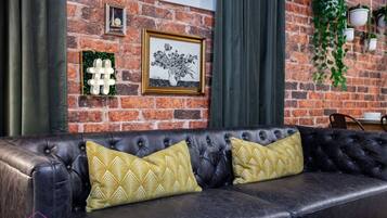 Smart TV, books, offices