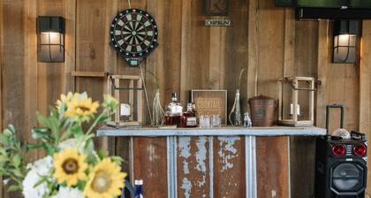 Rustic Luxury Cabin w/ breathtaking views, stunning sunsets, & minutes from I24