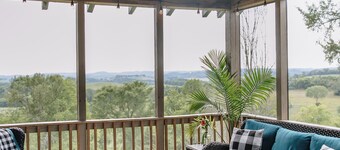 Rustic Luxury Cabin w/ breathtaking views, stunning sunsets, & minutes from I24