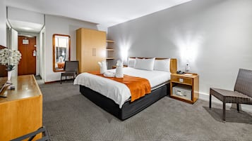 King Leisure Room | Living area | Flat-screen TV