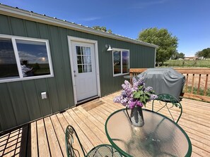 Outdoor dining - Peaceful rural setting in western Colorado. (Hotchkiss)