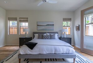 3 slaapkamers, een bureau, een strijkplank/strijkijzer, wifi