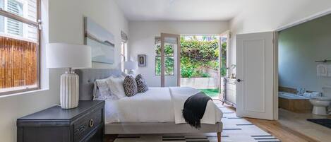 3 Schlafzimmer, Schreibtisch, Bügeleisen/Bügelbrett, WLAN