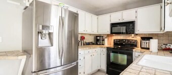 Spacious Gem: Stay at CoupeDe Huntersville Your 4bd 2.5baHome Away From Home