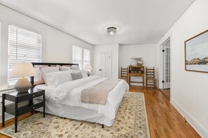 3 bedrooms, desk, free WiFi, bed sheets