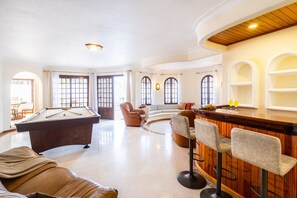 Game room - Charming Villa with Heatable Pool and BBQ (Albufeira)