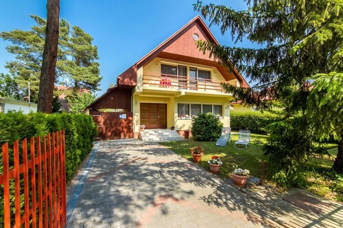Holiday home with WiFi, air conditioning, washing machine