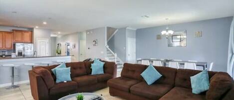 Televisio, pöytäjalkapallopöytä