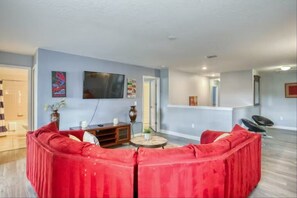 Lobby - Spacious 9 Bed Pool Home with Game Room-1461BTR (Davenport)