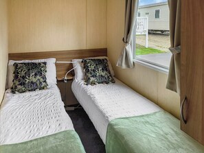3 bedrooms, free WiFi, bed sheets