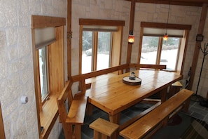Dining - Windham castle with a view & minutes to skiing! (Windham)