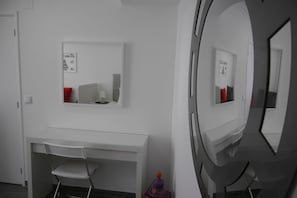 1 camera, Wi-Fi, lenzuola