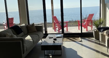New Modern Oceanfront Home with Year-round Hot Tub