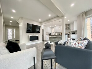 Design Villa, 5 Bedrooms, Non Smoking | Living area - Waterfront Paradise Estate (Aurora)