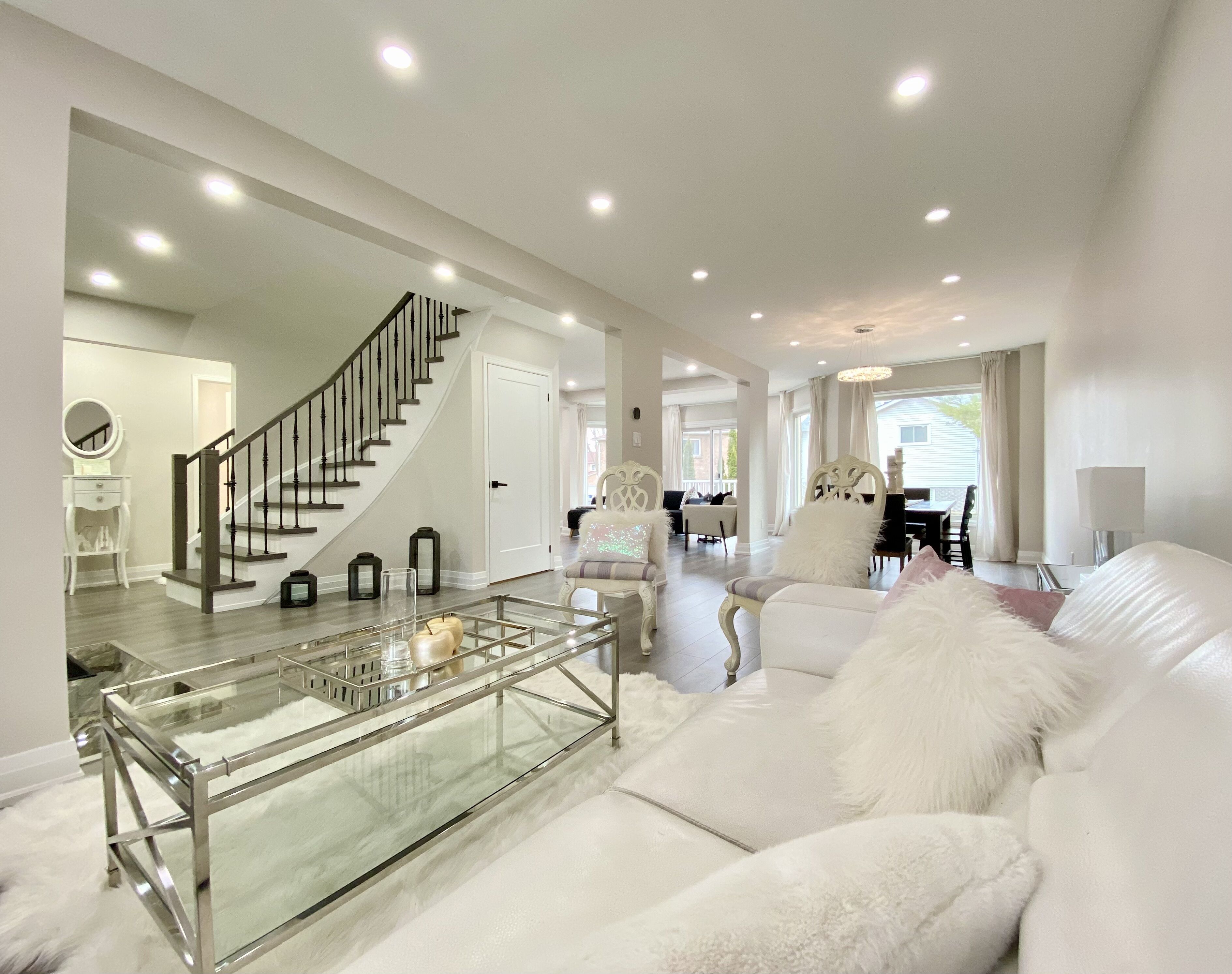 Design Villa, 5 Bedrooms, Non Smoking | Living area | 55-inch TV with digital channels, Netflix, streaming services