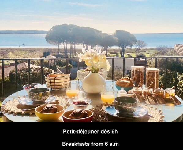 Déjeuner continental (15 EUR par personne)