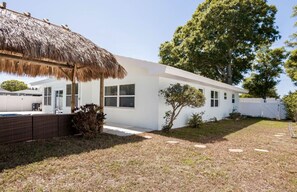 Exterior - Heated pool home with Tiki Hut. (Clearwater)