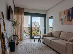 Junior Double Room | Free WiFi, bed sheets - Apart-hotel Soho Suites (Bar)