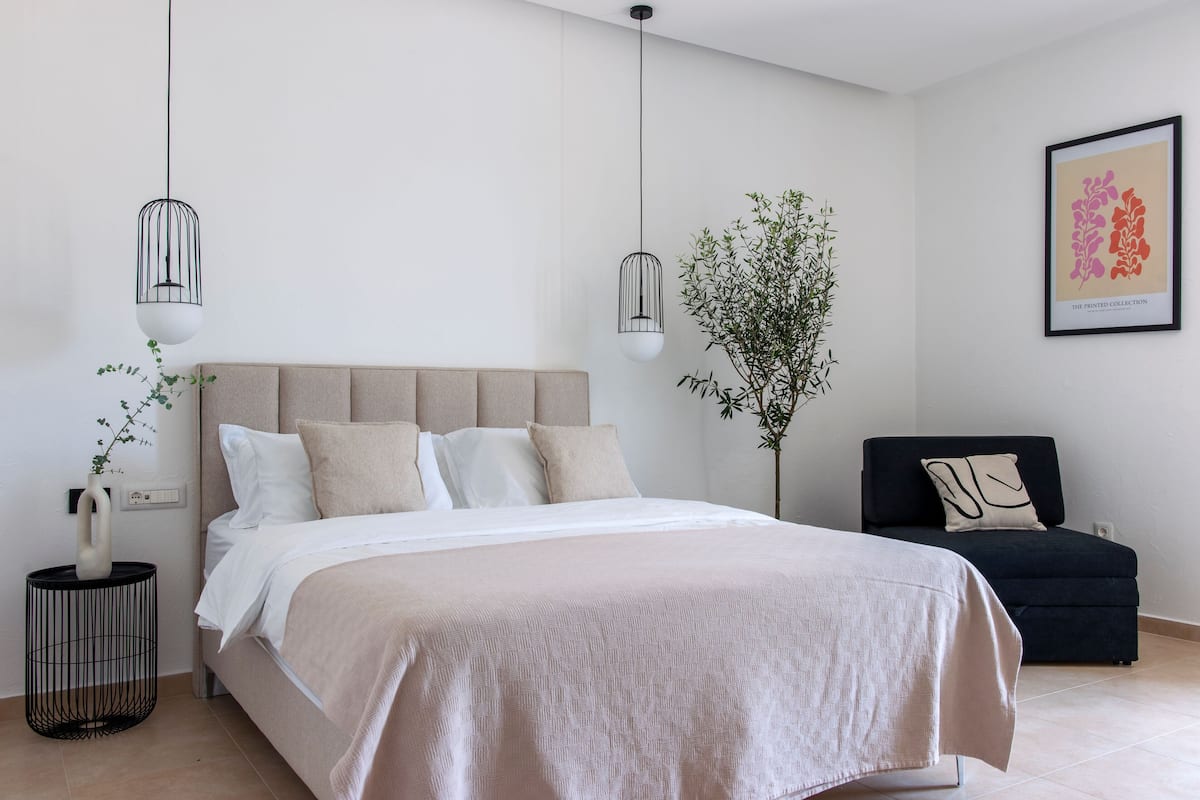 Classic Triple Room | WiFi (free), bed sheets