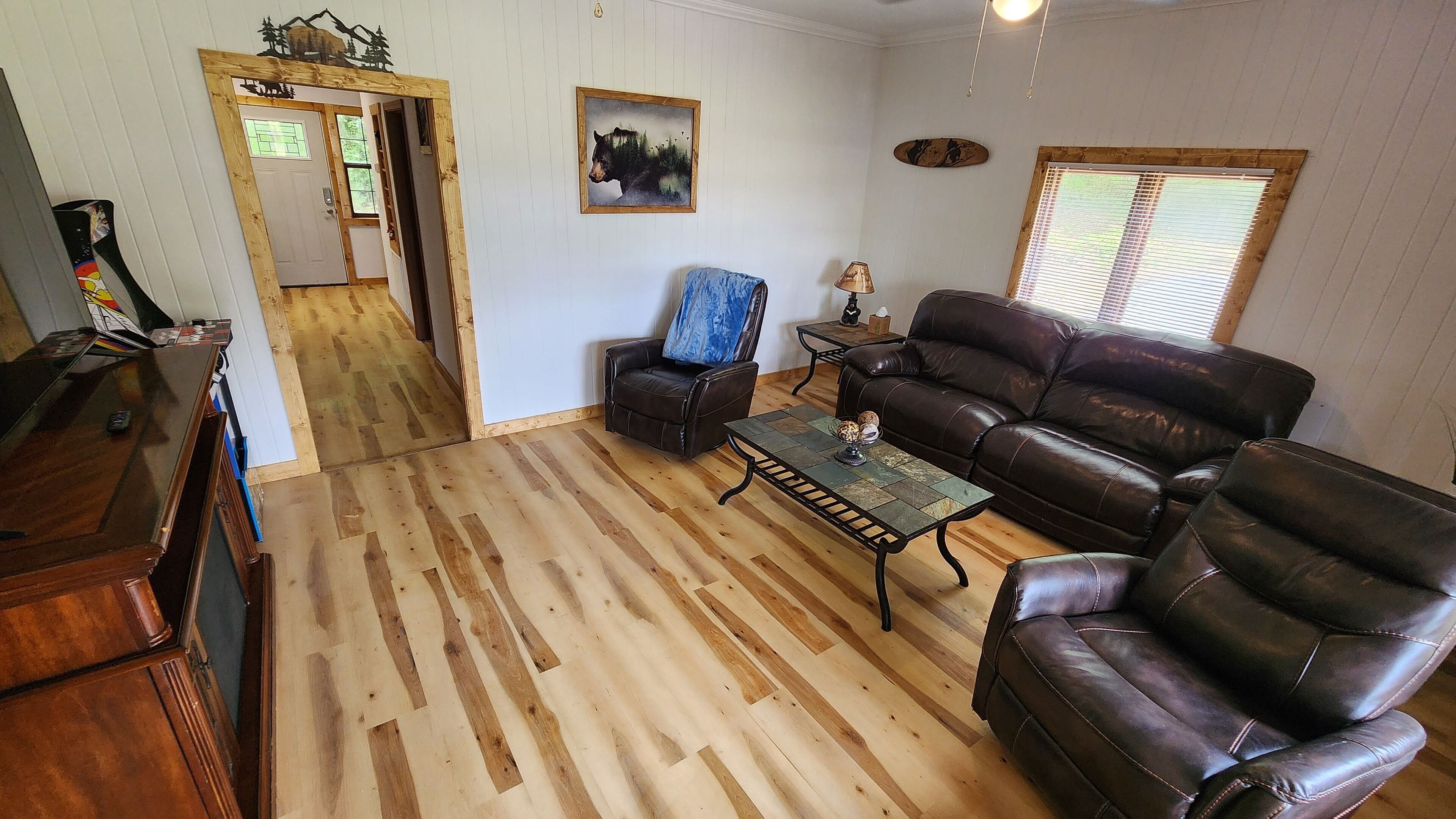 TV connectée, cheminée, jeux vidéo