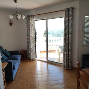 Living area - Agradable Apartamento EN Addaia2 (Port d'Addaia)