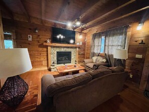 Smart TV, caminetto, videogiochi, tavolo da calcetto