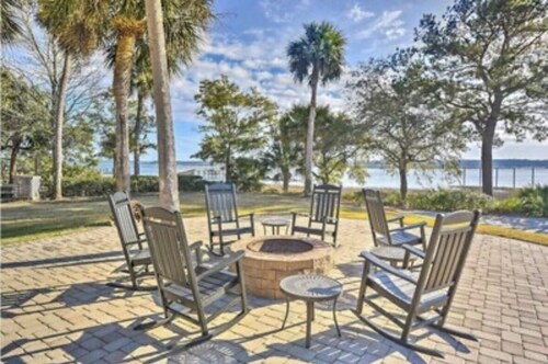 Bright 3 Bdrm -2 bath Coastal Villa on Exclusive Callawassie Island-Golf Incl.