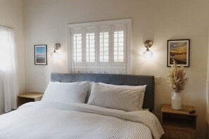 3 bedrooms, in-room safe, desk, free WiFi