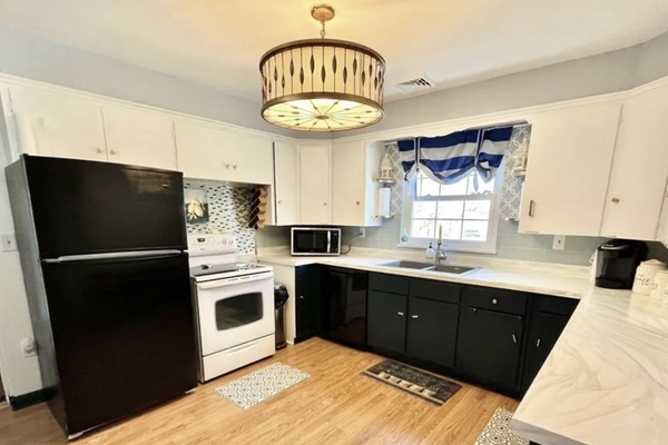 Frigorífic, microones, forn i placa de cuina